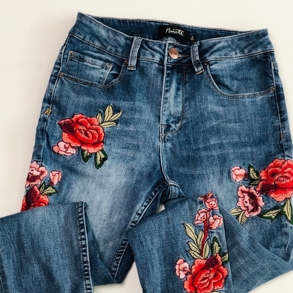 NANETTE LEPORE Rose Embroidery Stretch Skinny Jean